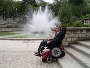 akülü tekerlekli sandalye paletli